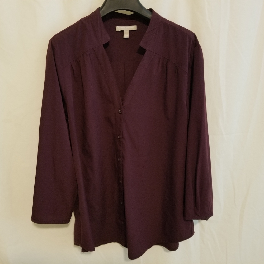 BANANA REPUBLIC V-Neck Button Front Blouse